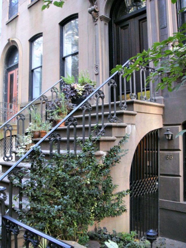 Carries stoop from Sex and the City | York Avenue