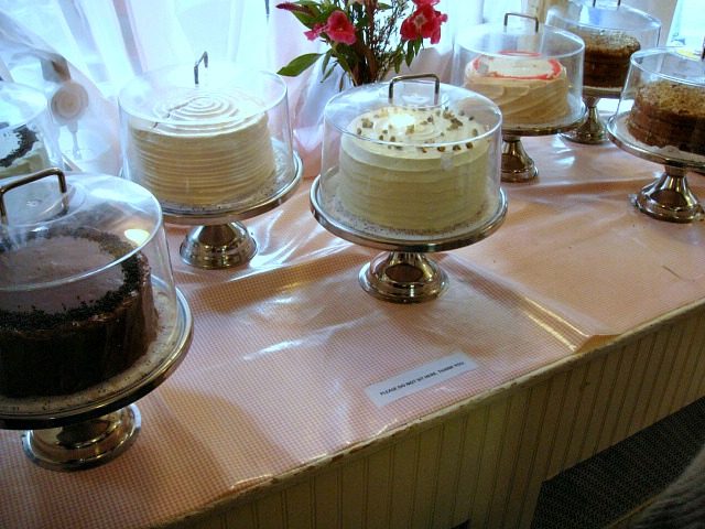 Cakes at Magnolia Bakery | York Avenue
