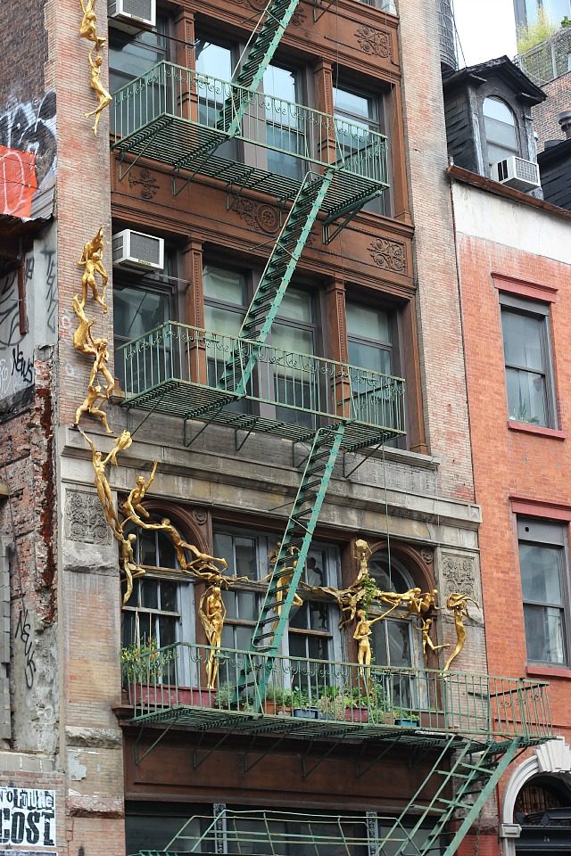 Bruce Williams dancing sculptures on 24 Bond Street in NYC's Noho