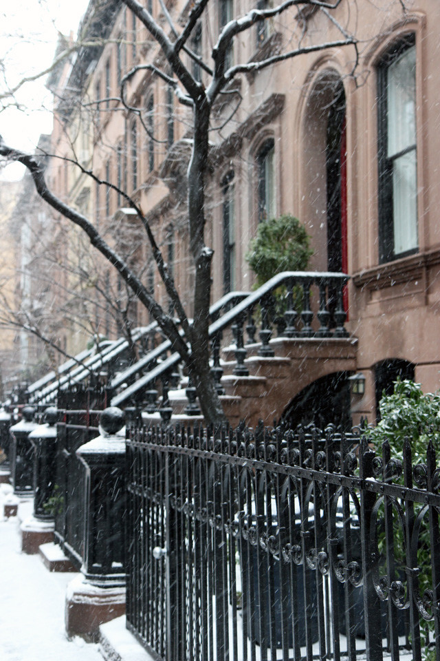 snowy-west-village-6-640x960