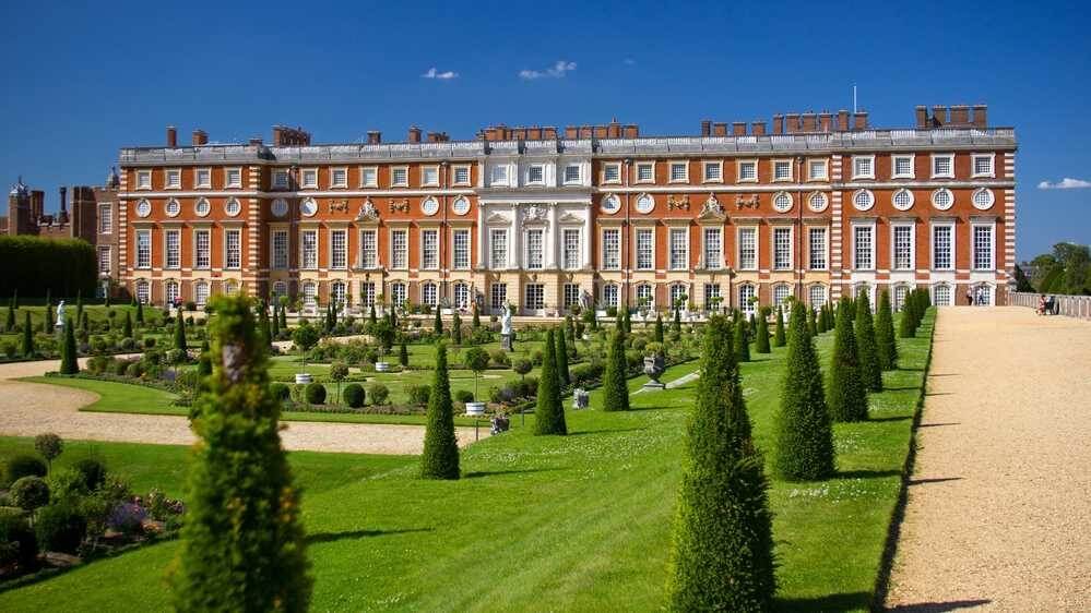 Hampton-Court-Palace-London